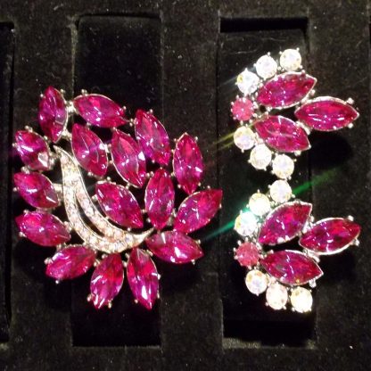 Broach and Earrings Pink